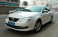 成都租轎車(chē)-新寶來(lái)