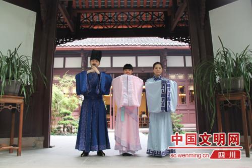 成都杜甫草堂舉行傳統&ldquo;成人禮&rdquo;